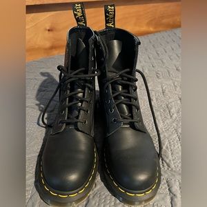 Dr. Marten’s 1460 Smooth Leather Womens Lace up Boots